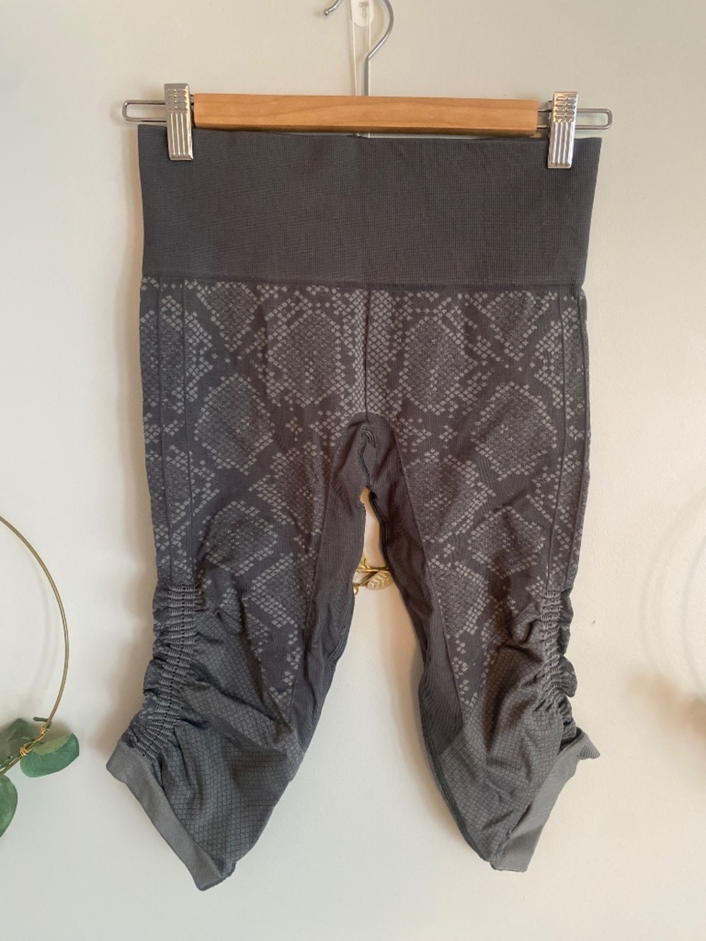 Lululemon In The Flow Crop II Heathered Dark Slate size 6 leggings yoga - Picture 4 of 7